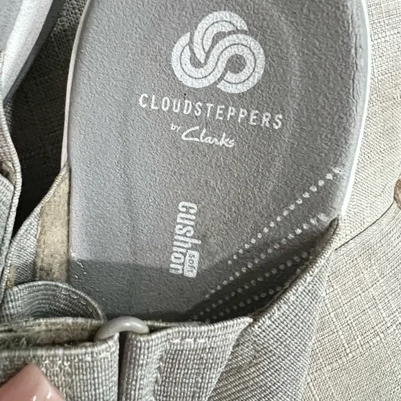 Clarks Cloud Steppers Women's Elegant Gray Sandals - Picture 3 of 4
